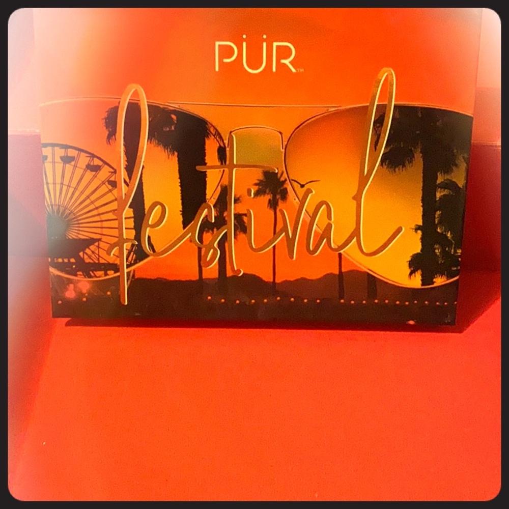 PÜR festival pressed pigment eye shadow pallet